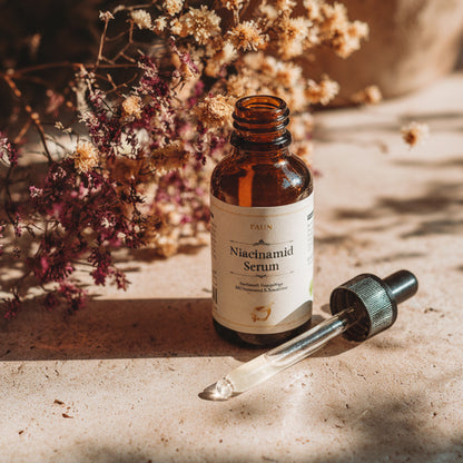 Niacinamid Serum mit 5 % Vitamin B3, Glycerin &amp; Sheabutter | Klärende Pflege bei Unreinheiten, Rötungen &amp; Pigmentflecken
